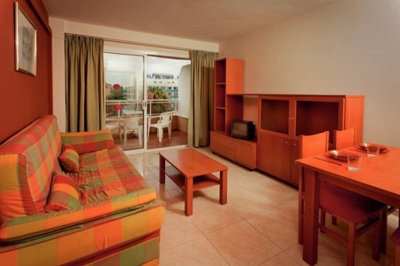 Aparthotel California Salou Esterno foto
