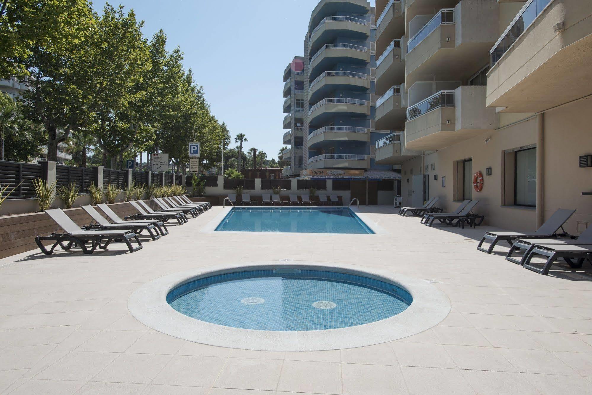 Aparthotel California Salou Esterno foto